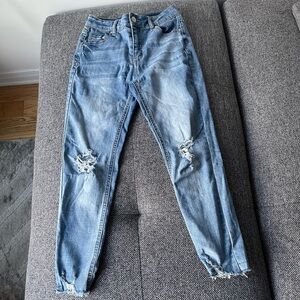 Light blue distressed ankle Jeans